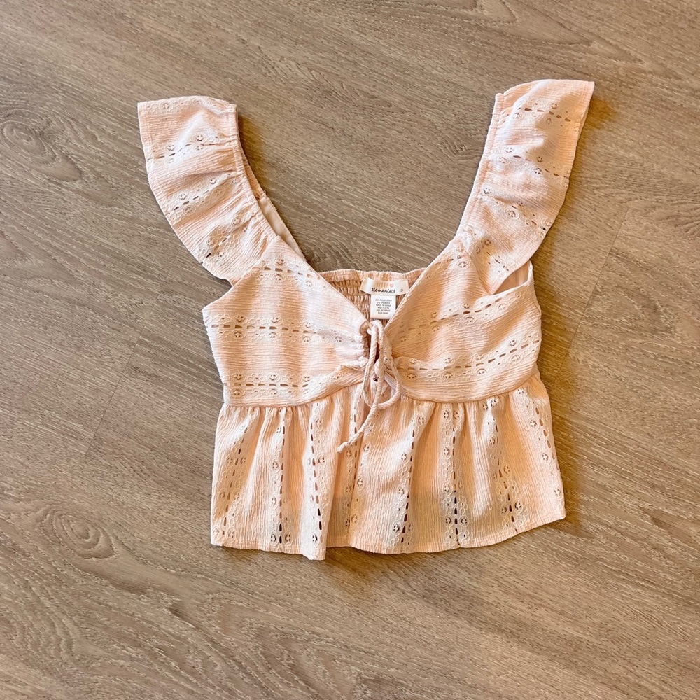 Pale light pink top